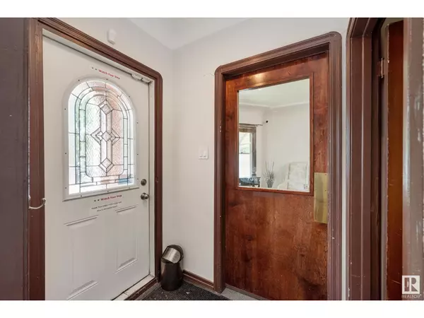 Edmonton, AB T5N1L7,10153 122 ST NW