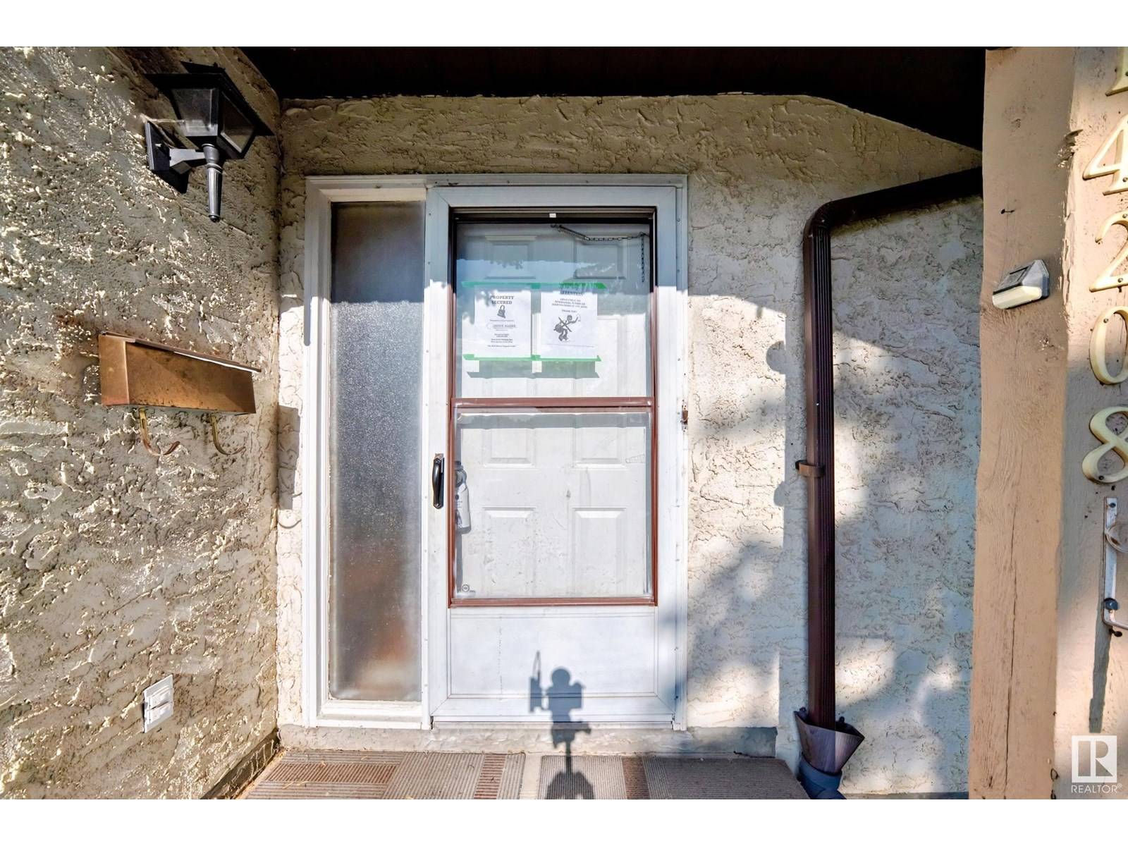 Edmonton, AB T5Y1Z6,14208 35 ST NW