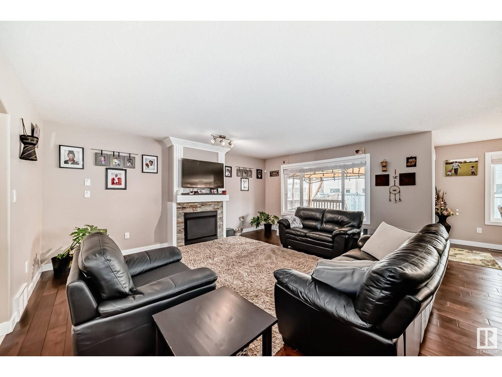 Edmonton, AB T5Z0G6,8710 180A AV NW