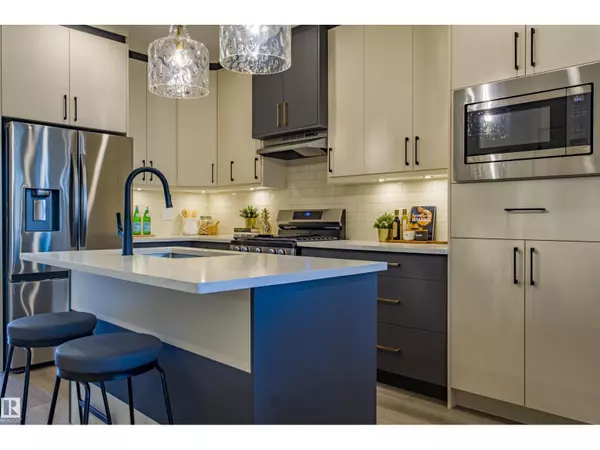 Edmonton, AB T5P2L1,9811 155 ST NW