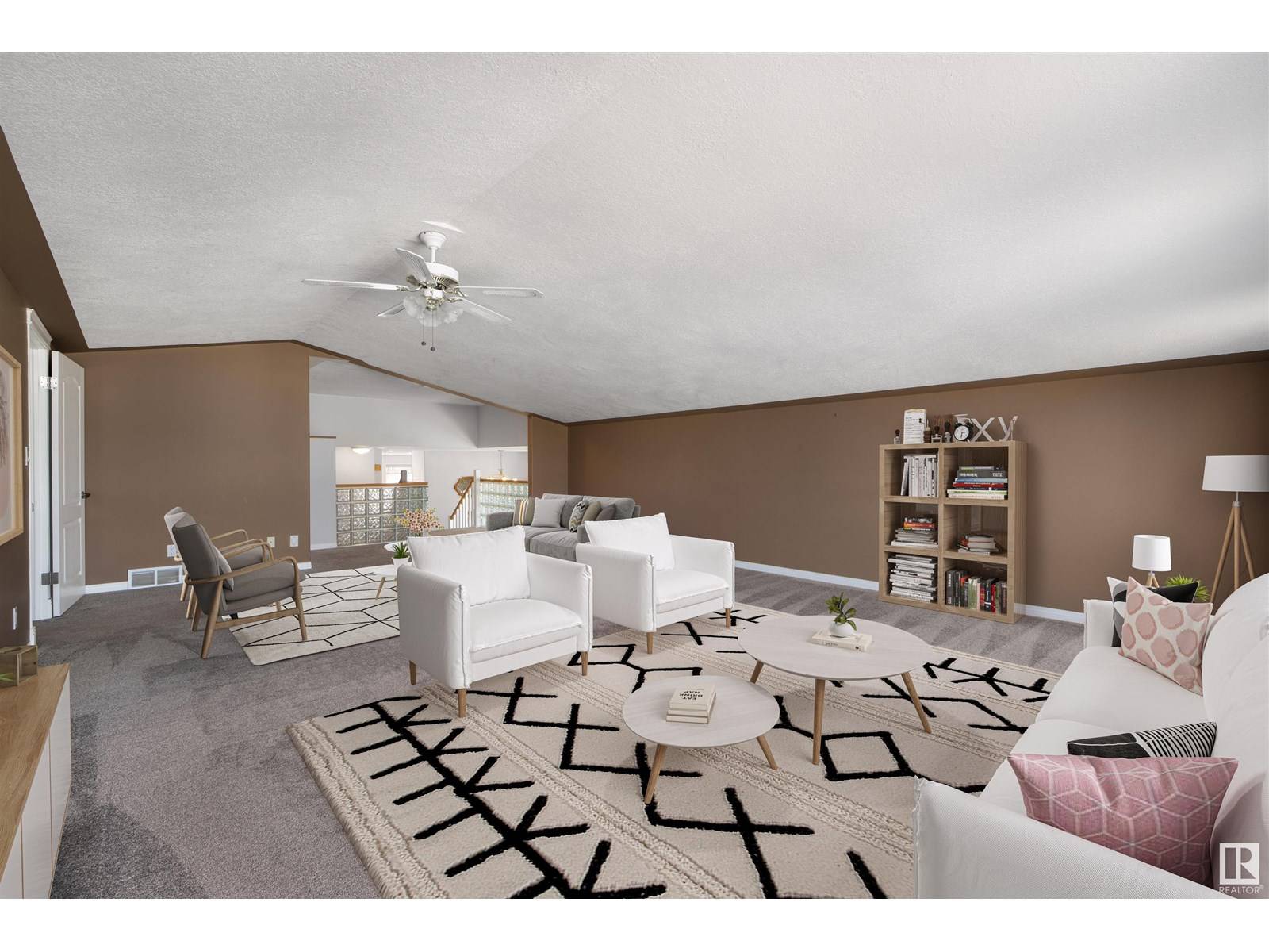 Edmonton, AB T5A5G1,3811 130 AV NW