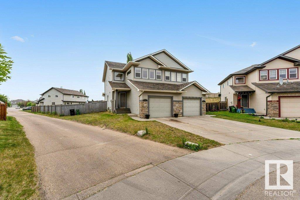 3545 11 ST NW, Edmonton, AB T6T0J7