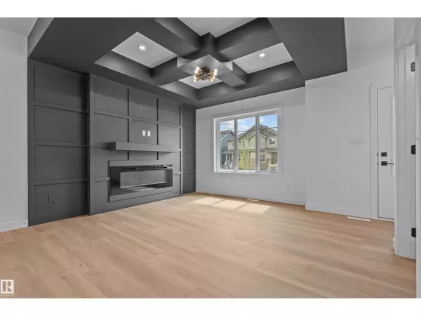 9907 107 AV, Morinville, AB T8R2P1