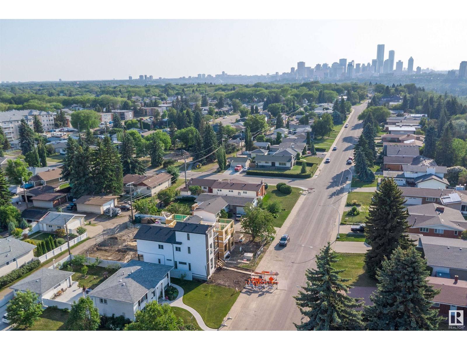 Edmonton, AB T6A3W4,7509 Rowland Rd NW