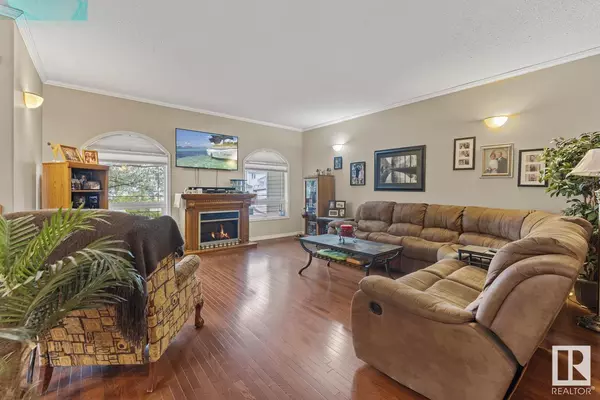 Cold Lake, AB T9M1M6,609-26 STREET ST