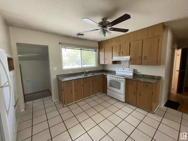 Drayton Valley, AB T7A1H8,4904 47 ST