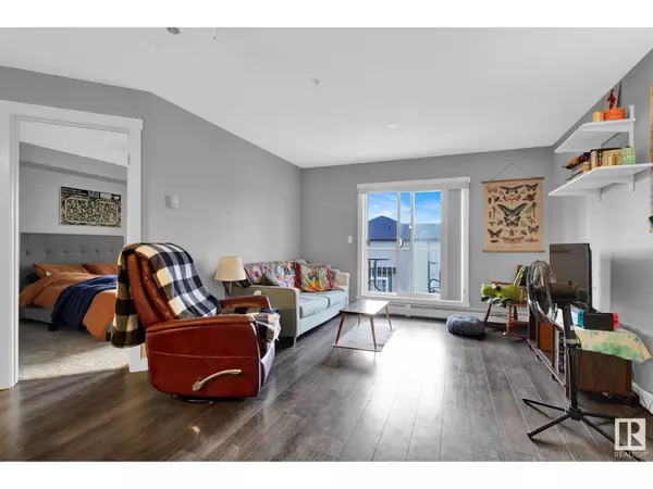 Edmonton, AB T5Y3N5,#305 3670 139 AV NW