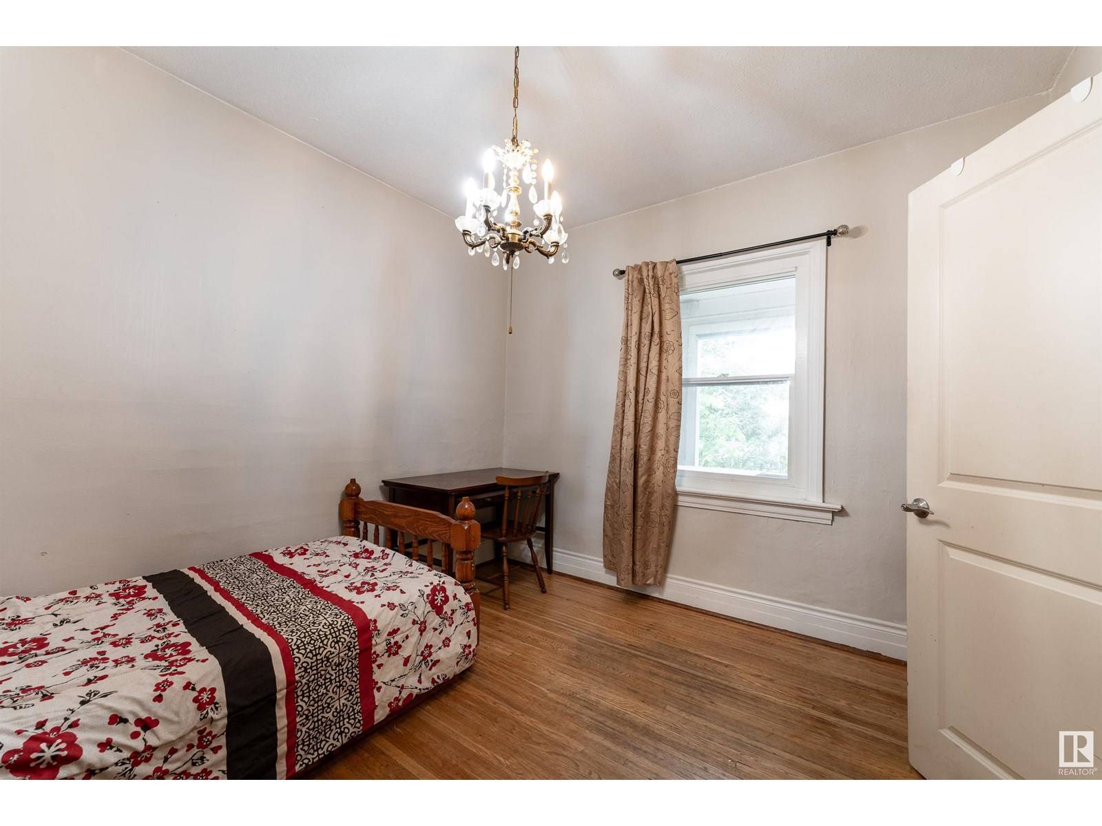 Edmonton, AB T5B1H8,11406 66 ST NW