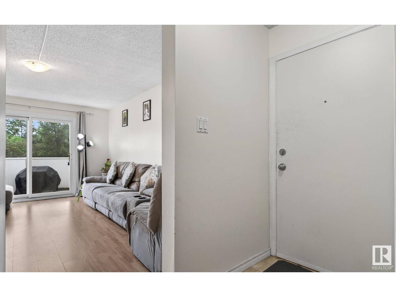 Edmonton, AB T5X5T1,182 LANCASTER TC NW
