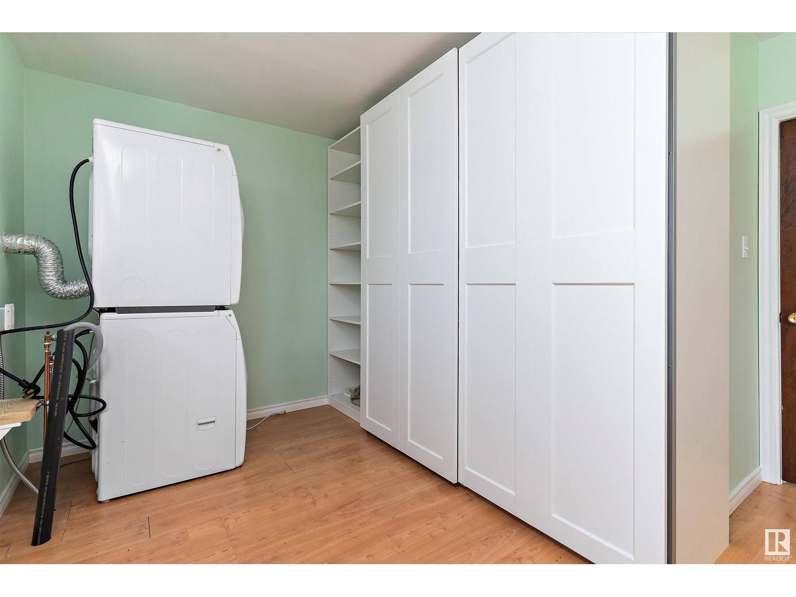 Edmonton, AB T5E1X1,11304 136 AV NW