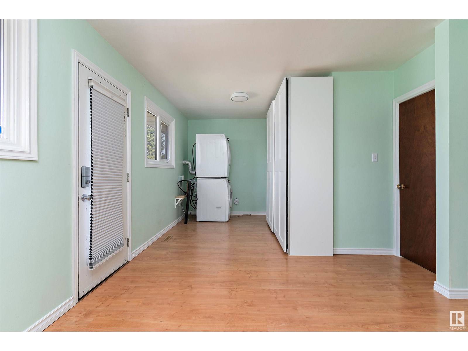 Edmonton, AB T5E1X1,11304 136 AV NW