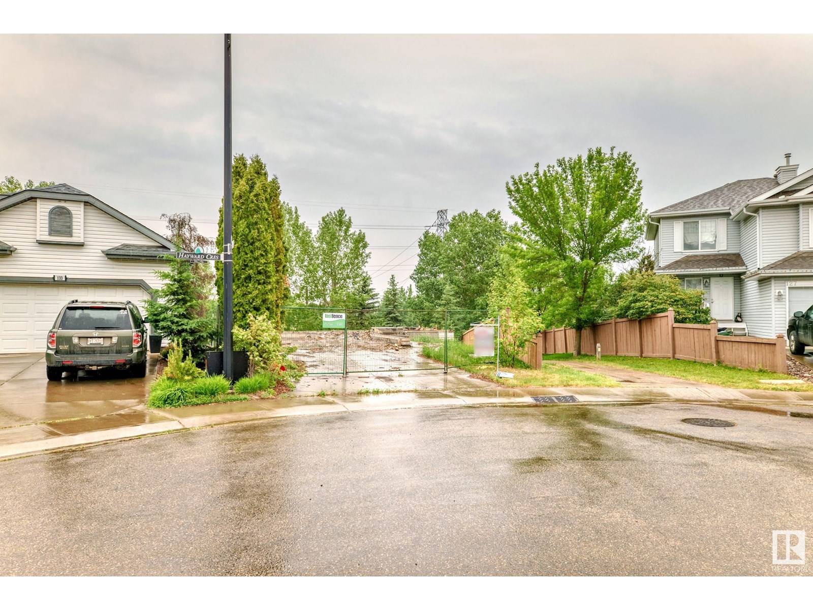 Edmonton, AB T6R3G3,131 Hayward CR NW