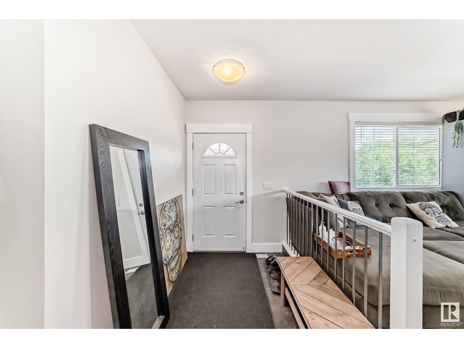 Edmonton, AB T5G0R1,9211 123 AV NW