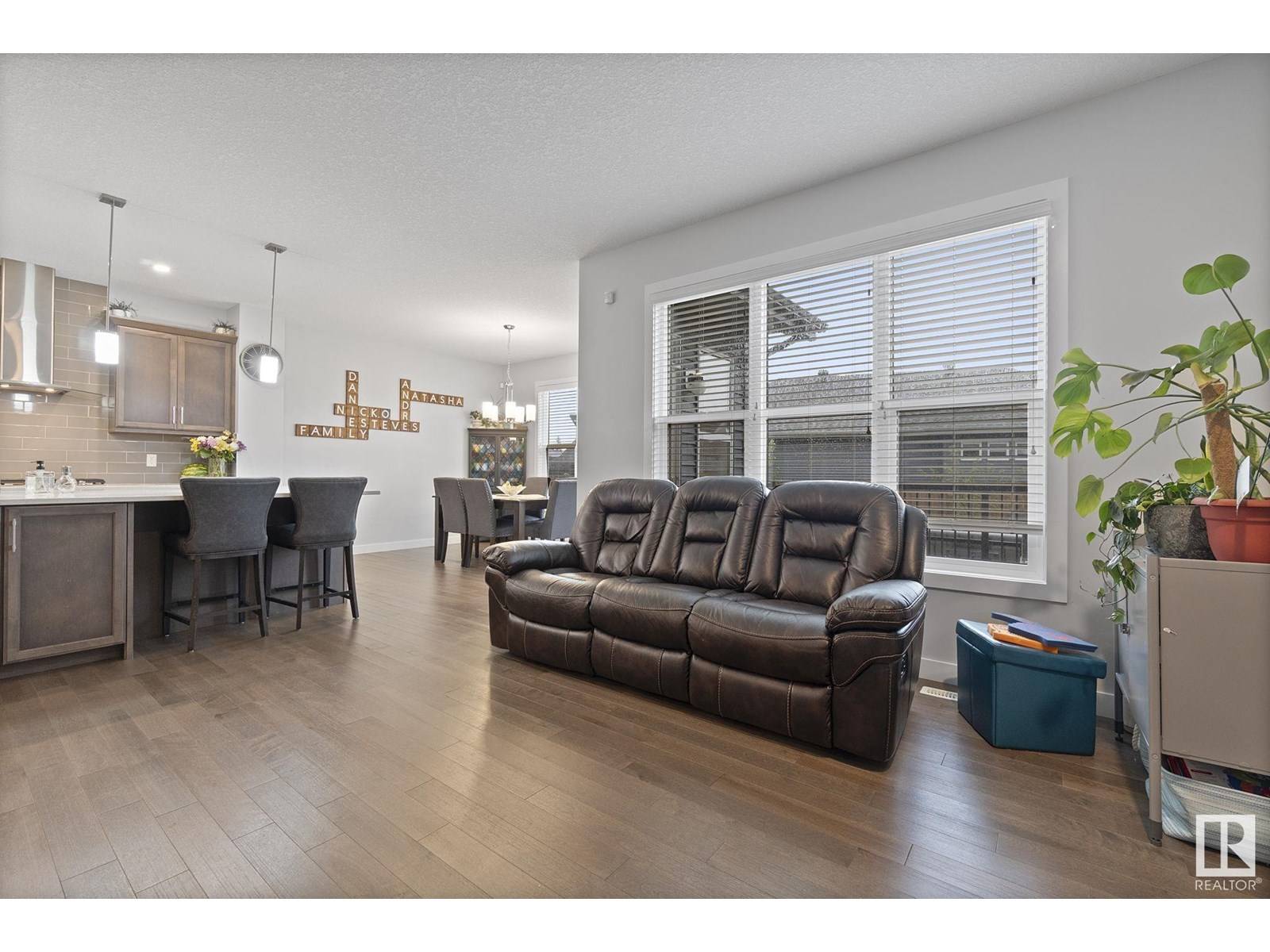 Edmonton, AB T6M0W6,2839 202 ST NW