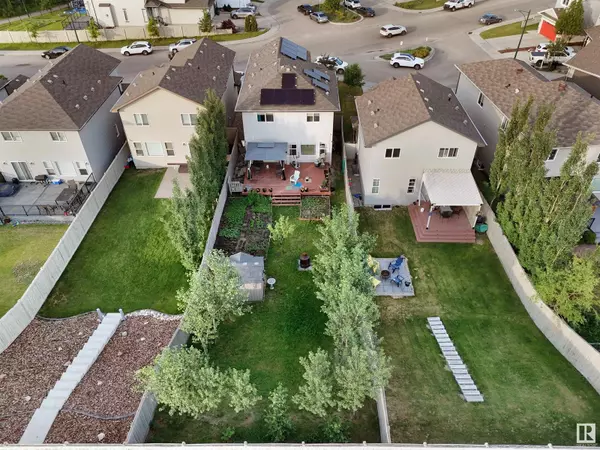 Edmonton, AB T6T0S1,3756 8 ST NW