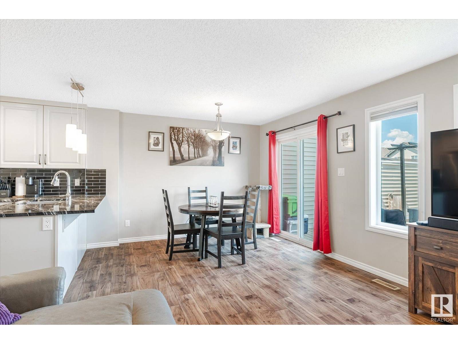 Edmonton, AB T6T2C9,2424 19A AV NW NW