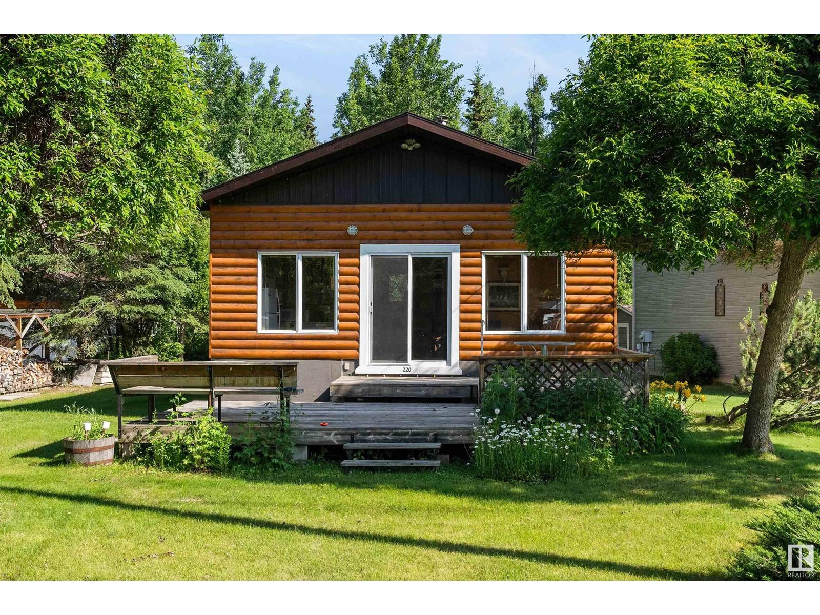Rural Lac Ste. Anne County, AB T0E1A0,220 2 ST