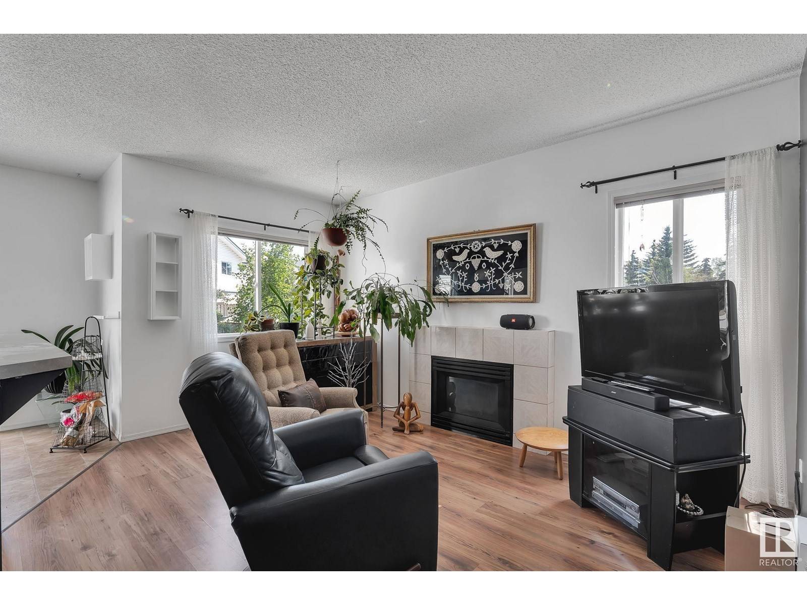Edmonton, AB T6L6X8,#7 843 Youville DR W NW
