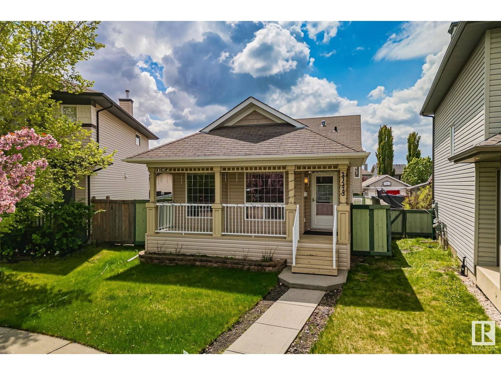 21223 92 AV NW, Edmonton, AB T5T0W6