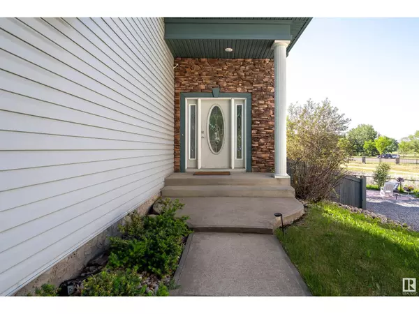 Edmonton, AB T6W1E5,1080 BARNES WY SW