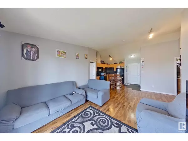 Edmonton, AB T6T2B5,#418 3425 19 ST NW