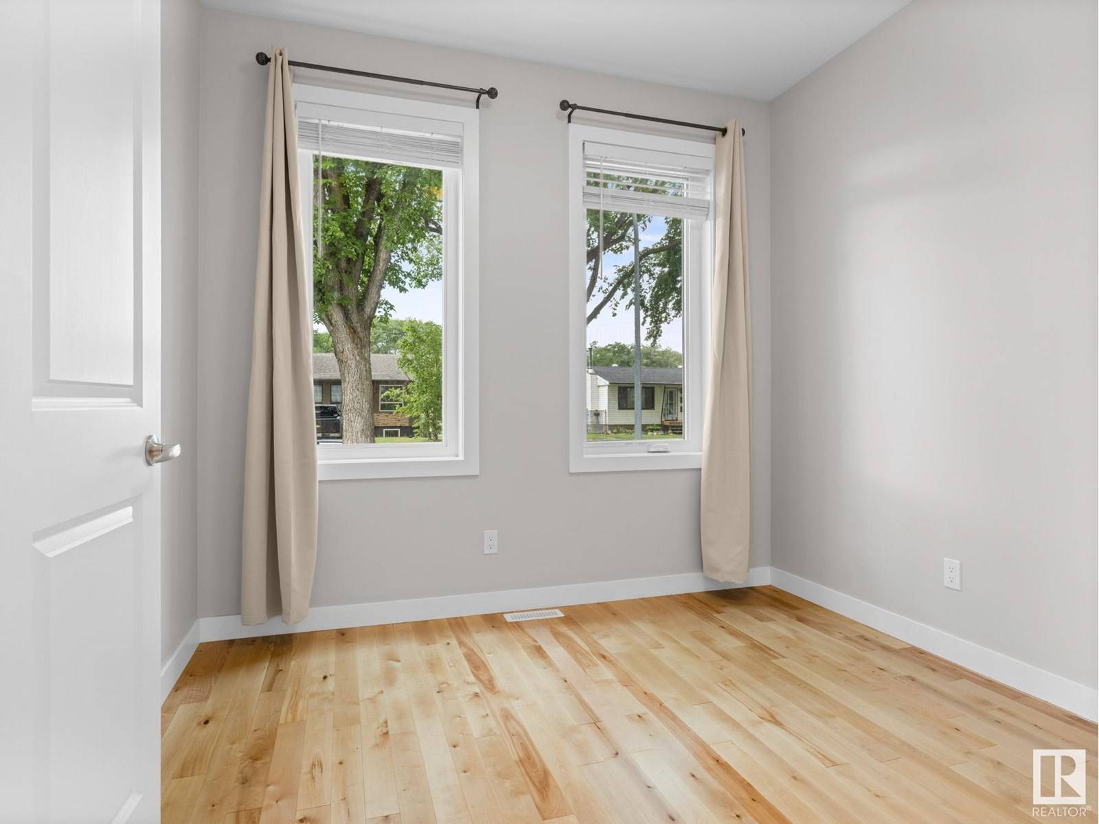 Edmonton, AB T5W2L2,12021 40 ST NW