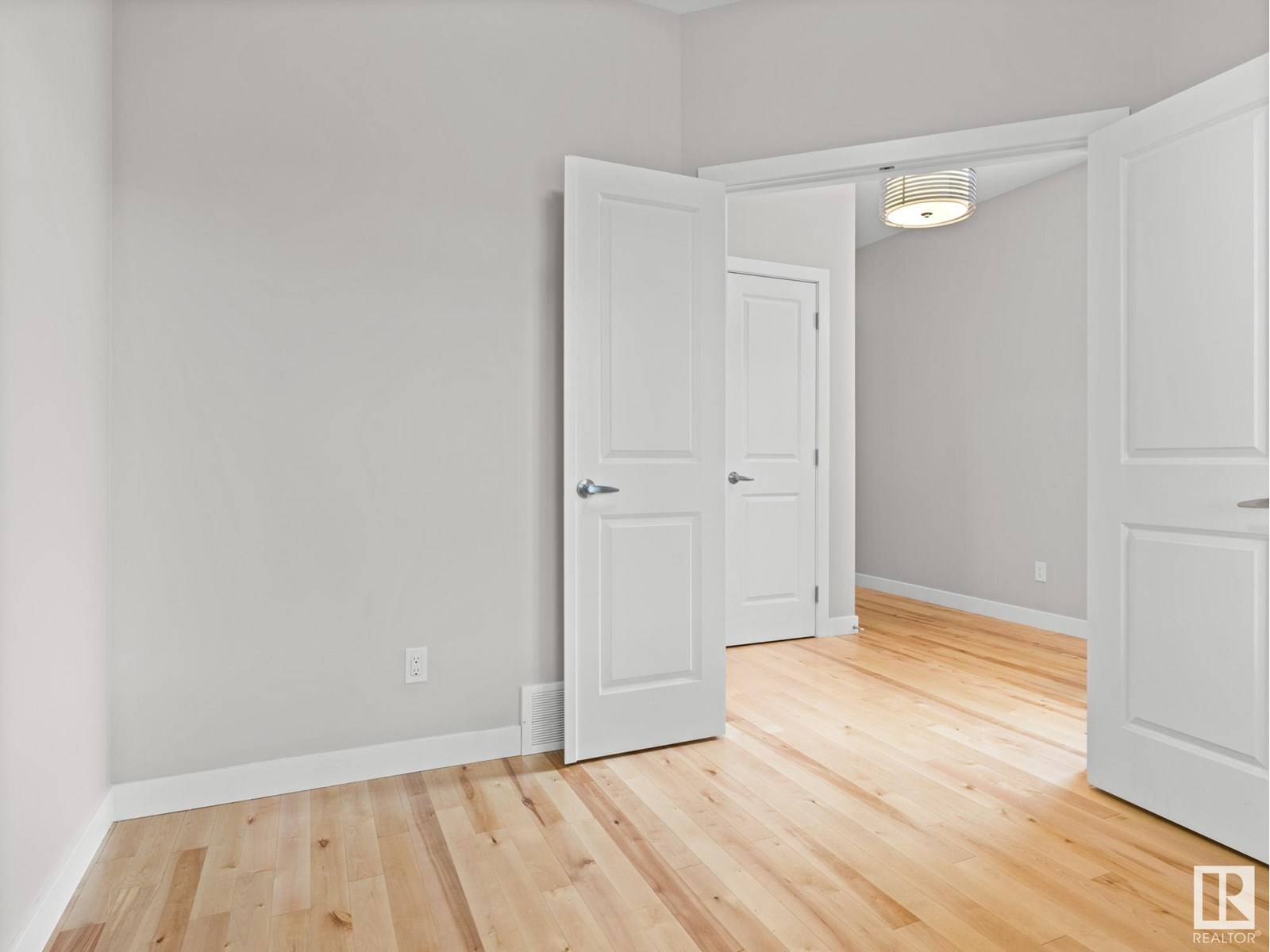 Edmonton, AB T5W2L2,12021 40 ST NW