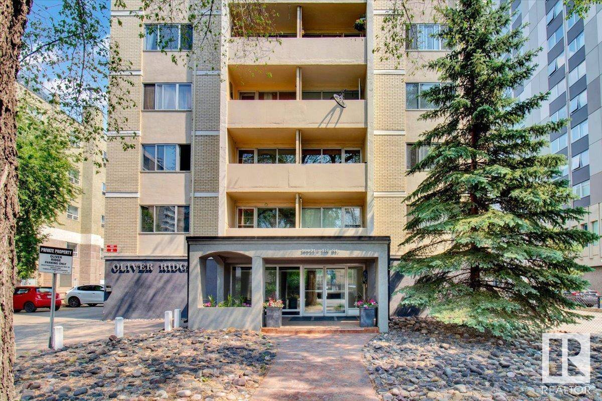 Edmonton, AB T5K1V5,#304 10021 116 ST NW