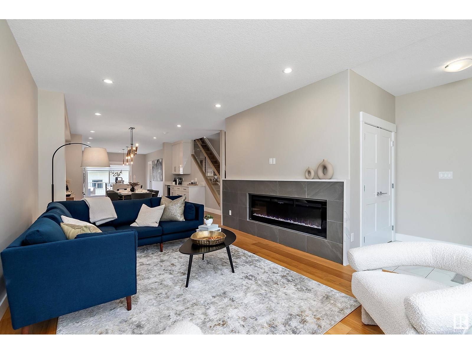 Edmonton, AB T6G1R4,8422 117 ST NW