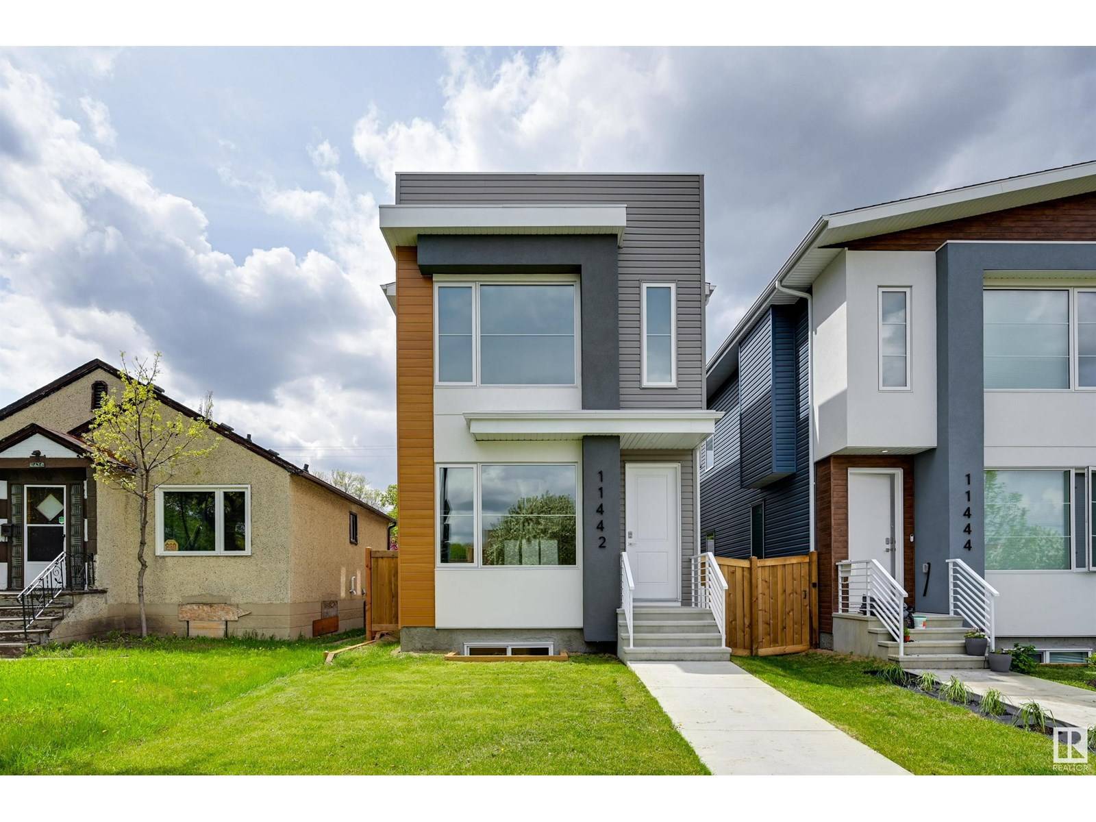 11442 70 ST NW, Edmonton, AB T5B1T4