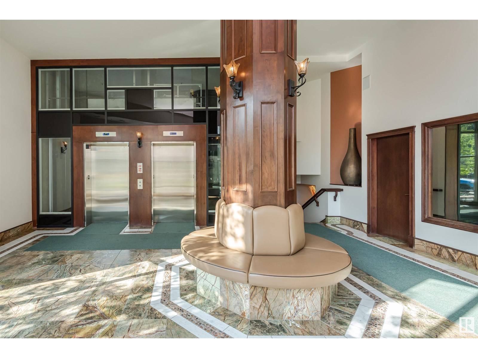 Edmonton, AB T5K1K6,#506 10142 111 ST NW NW