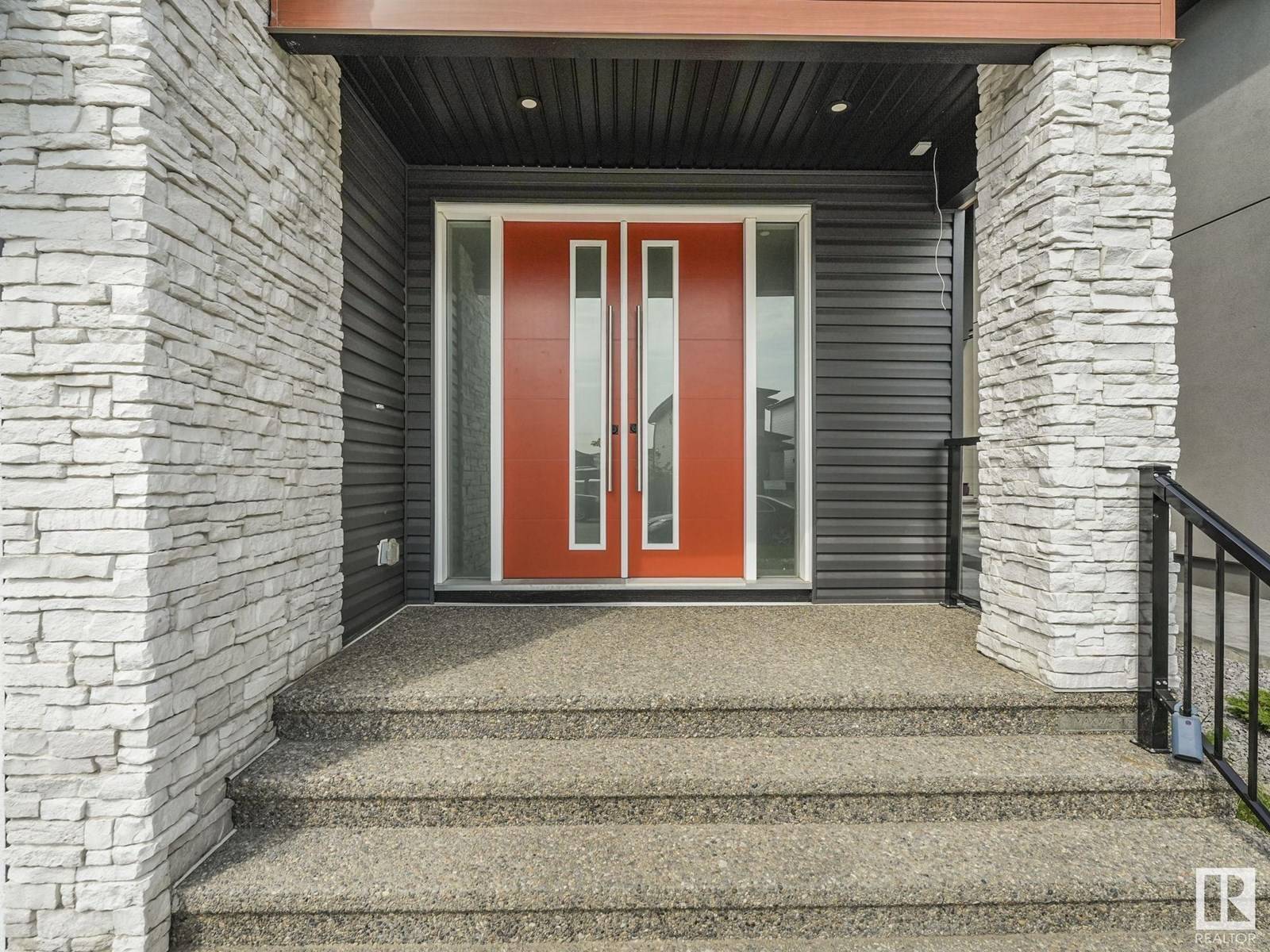 Edmonton, AB T5L4C1,202 FRASER WY NW