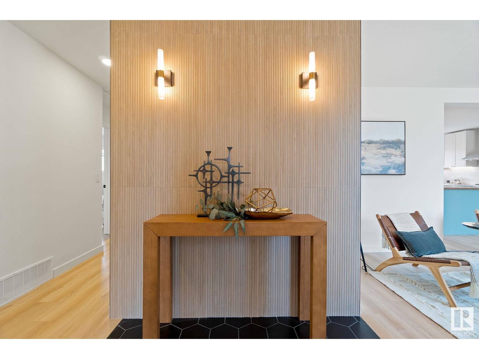 Edmonton, AB T6B2B4,9444 74 ST NW