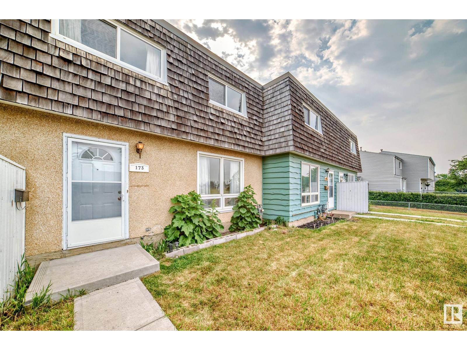 Edmonton, AB T5E5R7,173 MAYFAIR MEWS NW