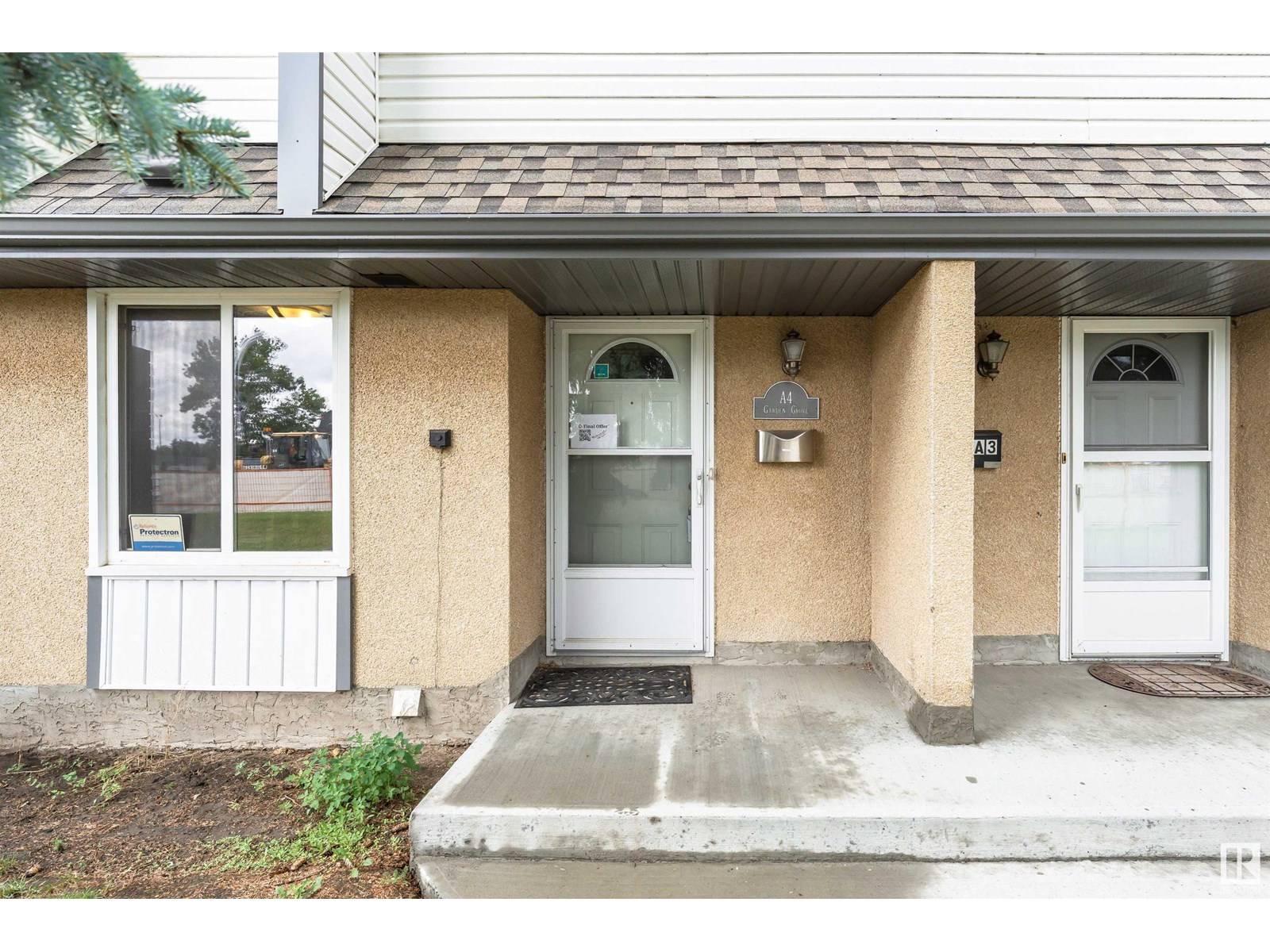 Edmonton, AB T6J2L3,#4A 1 GARDEN GROVE GV NW