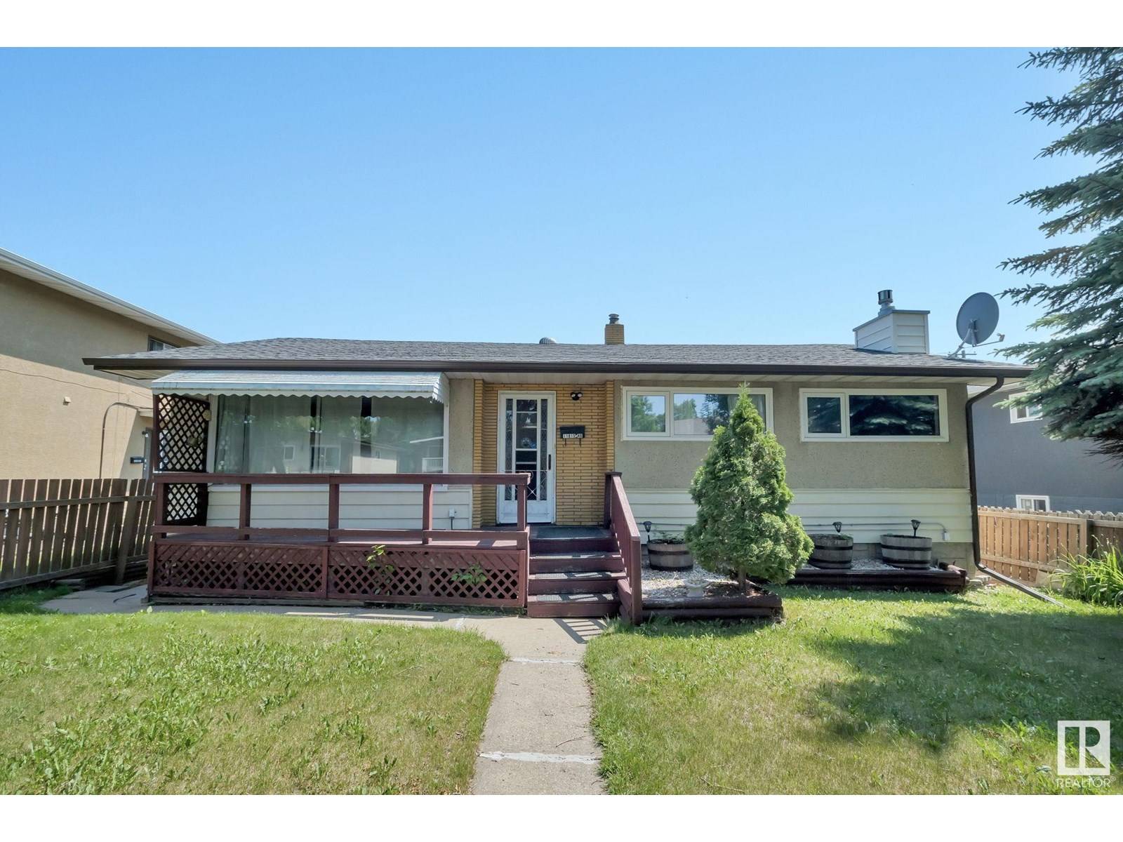 11815 46 ST NW, Edmonton, AB T5W2V6