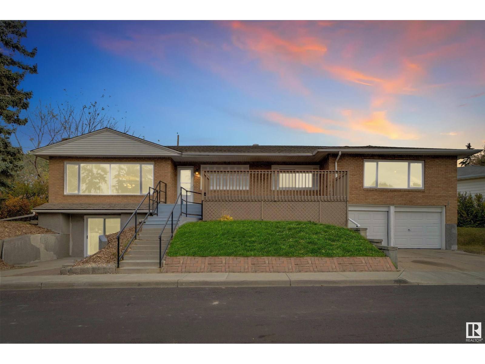 10315 75 ST NW, Edmonton, AB T6A2Z4