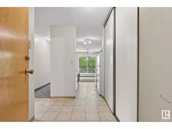 Edmonton, AB T5H3J2,#208 10826 113 ST NW