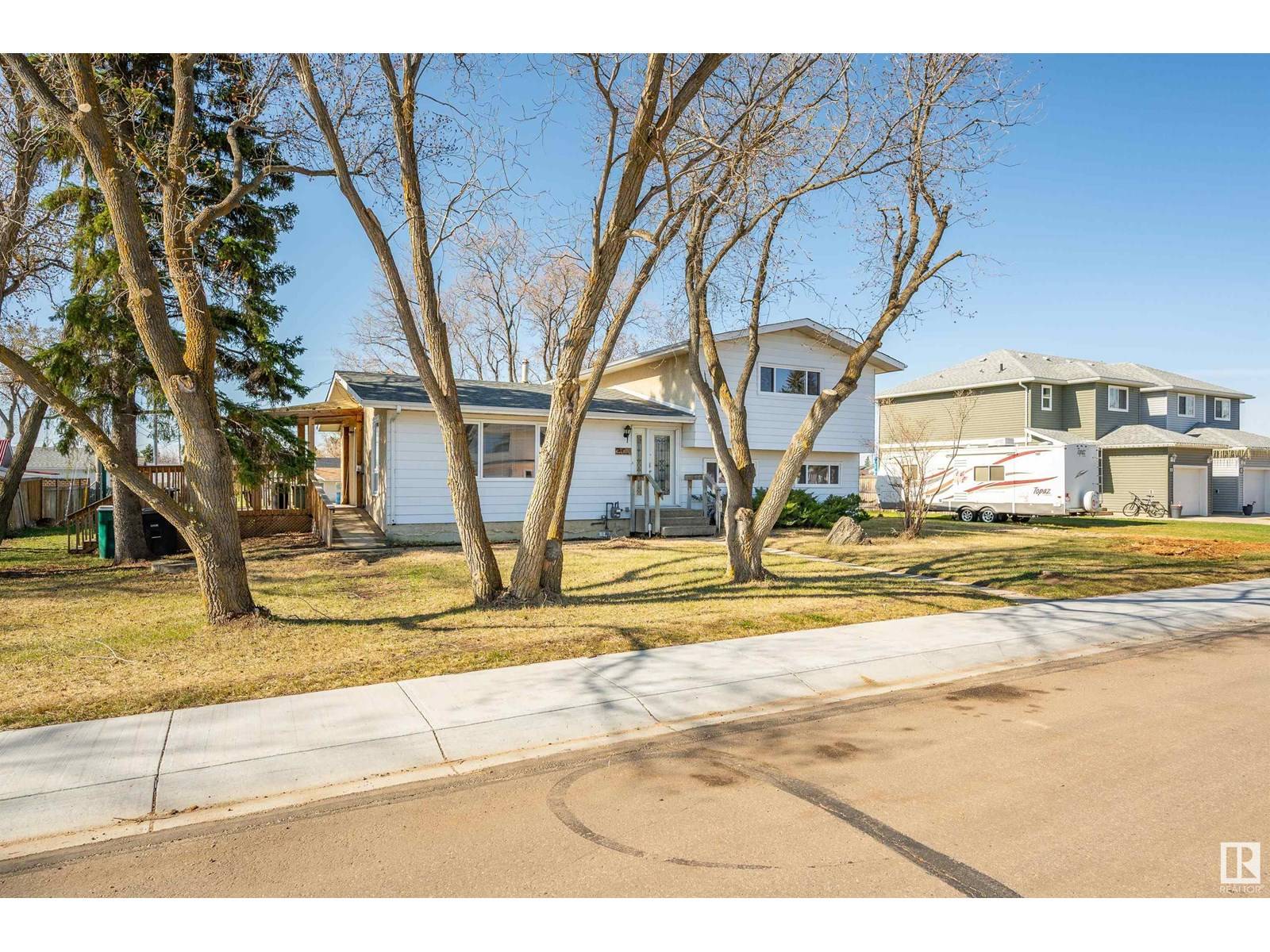 Gibbons, AB T0A1N2,4913 48 AV