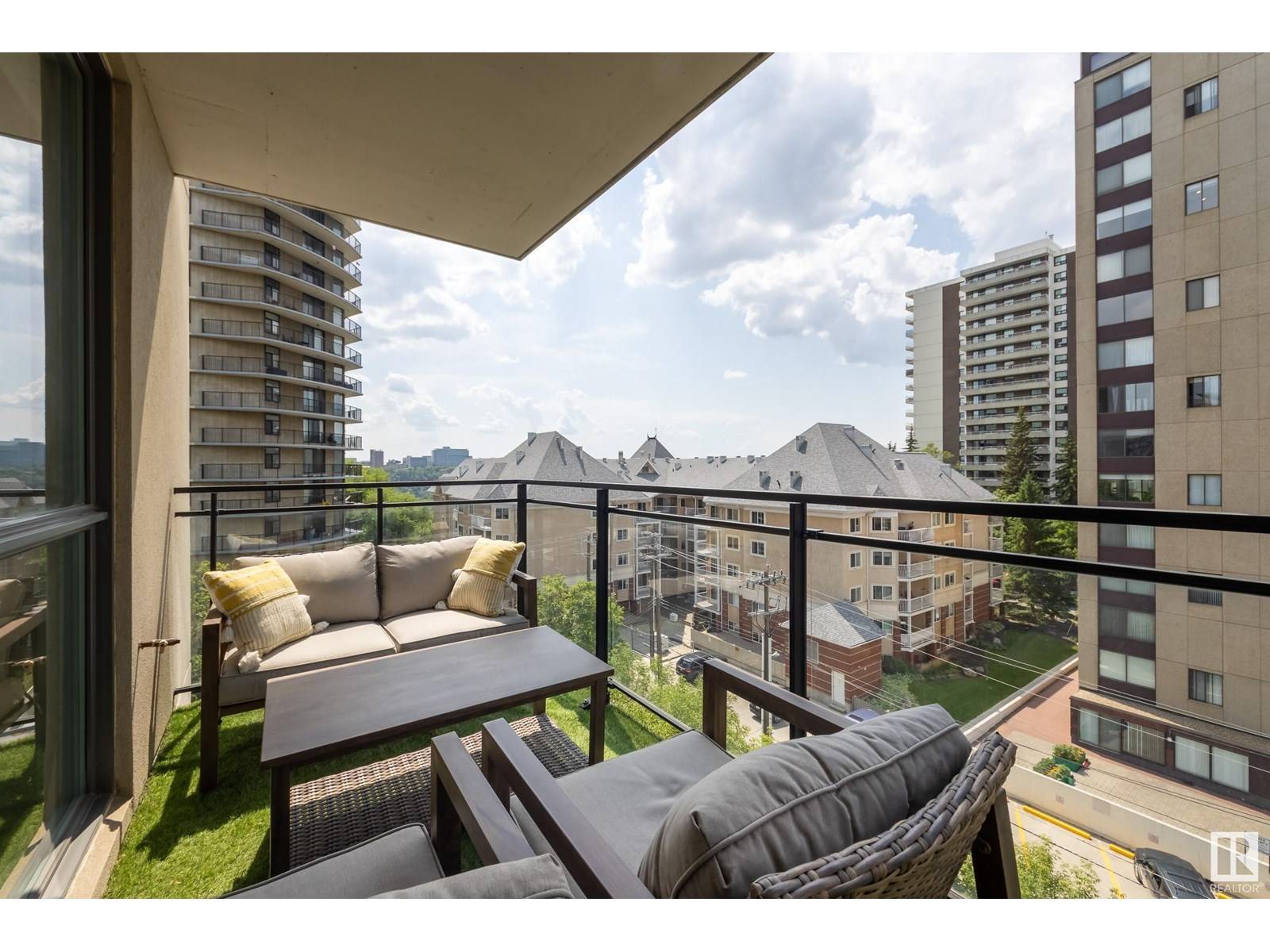 Edmonton, AB T5K1X2,#602 10046 117 ST NW