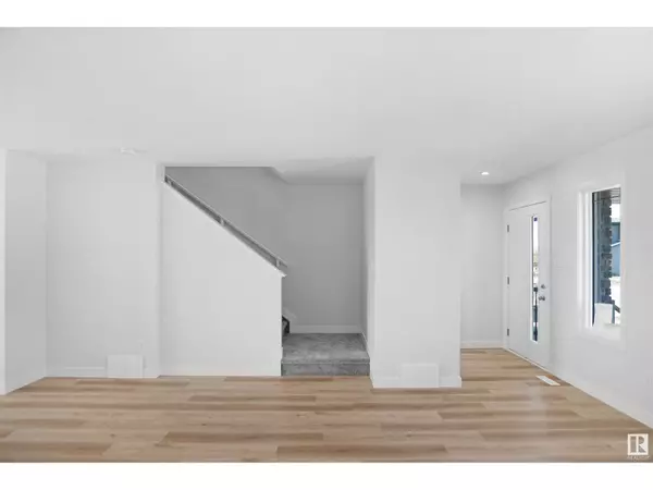 Edmonton, AB T5Z0T4,18137 73A ST NW