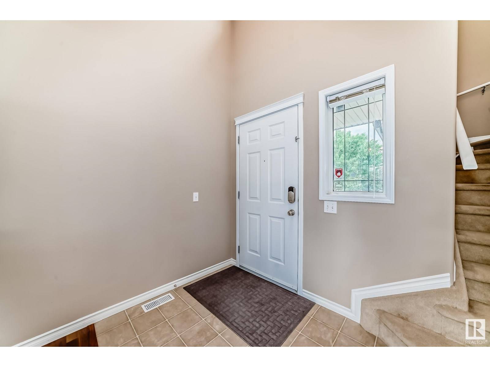 Edmonton, AB T6X1H7,413 85 ST SW