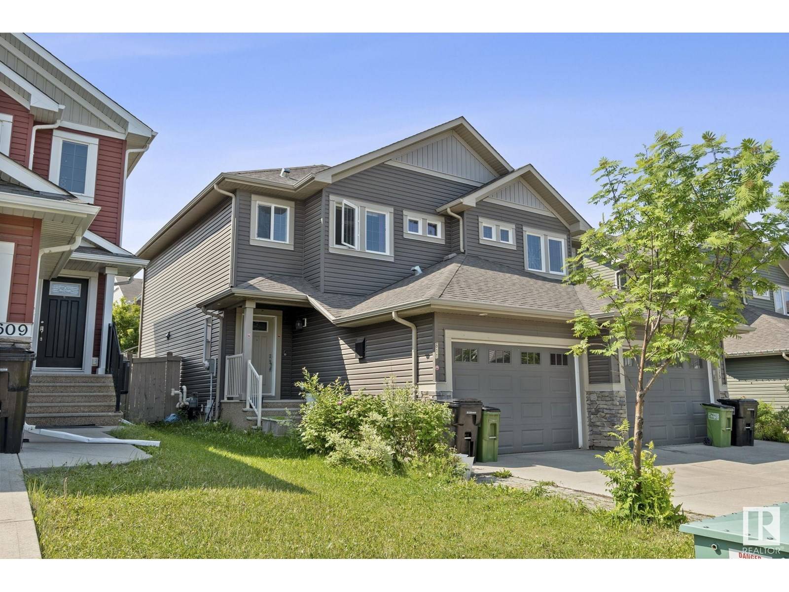 Edmonton, AB T6T0T5,611 40 AV NW
