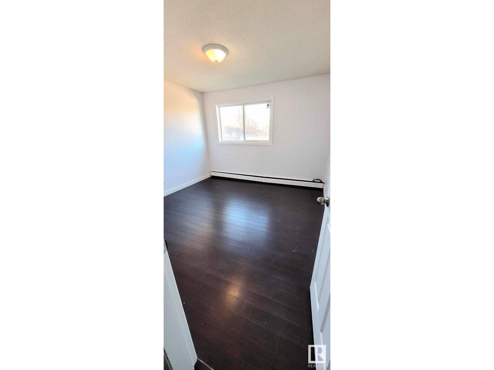 Edmonton, AB T2P2H3,#10 10146 154 ST NW