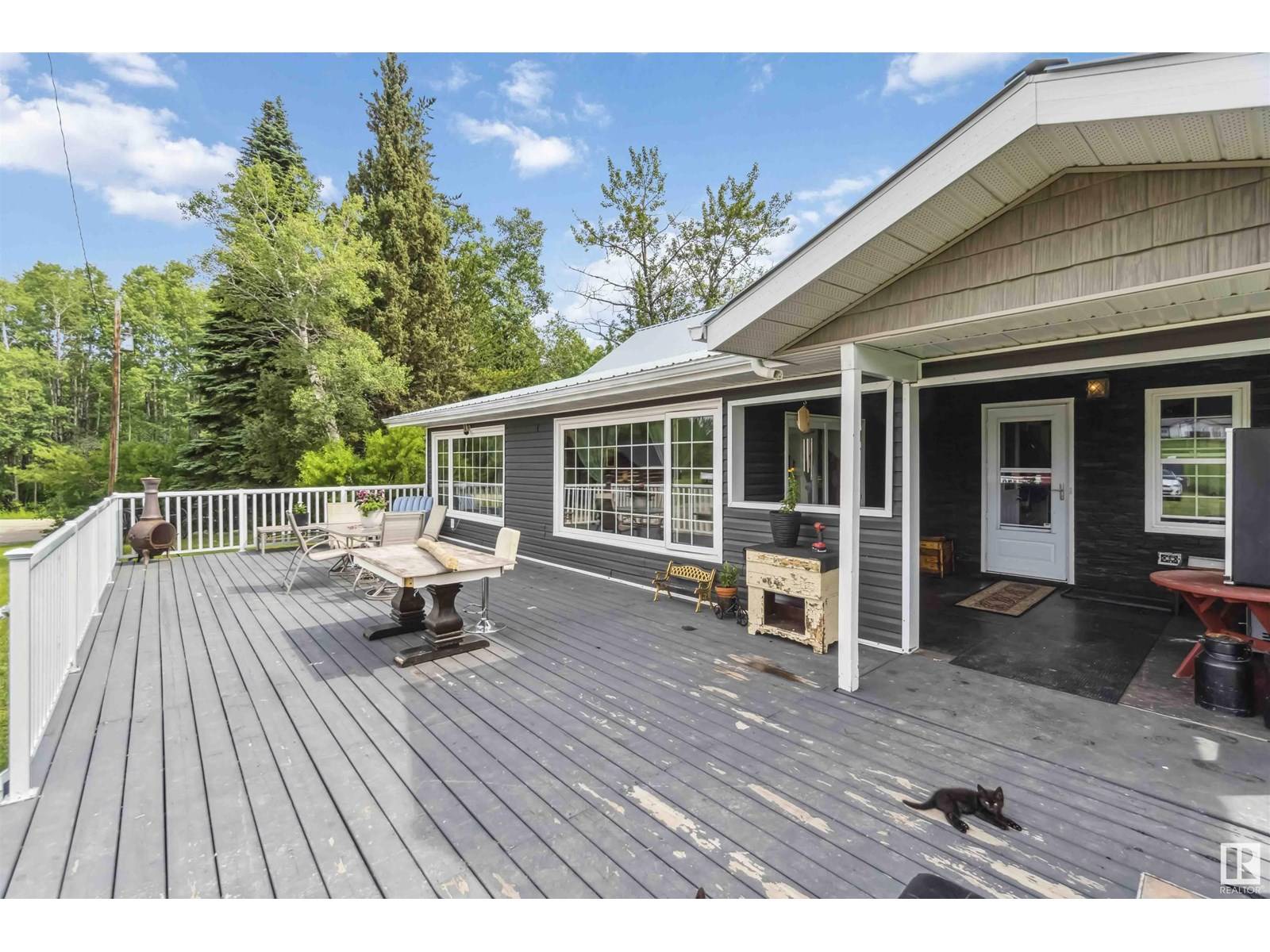 Rural Parkland County, AB T0E0H0,2527 PARKLAND DR