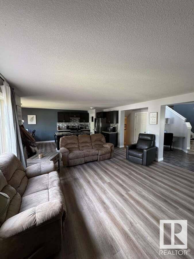 Calmar, AB T0C0V0,51 Southbridge CR