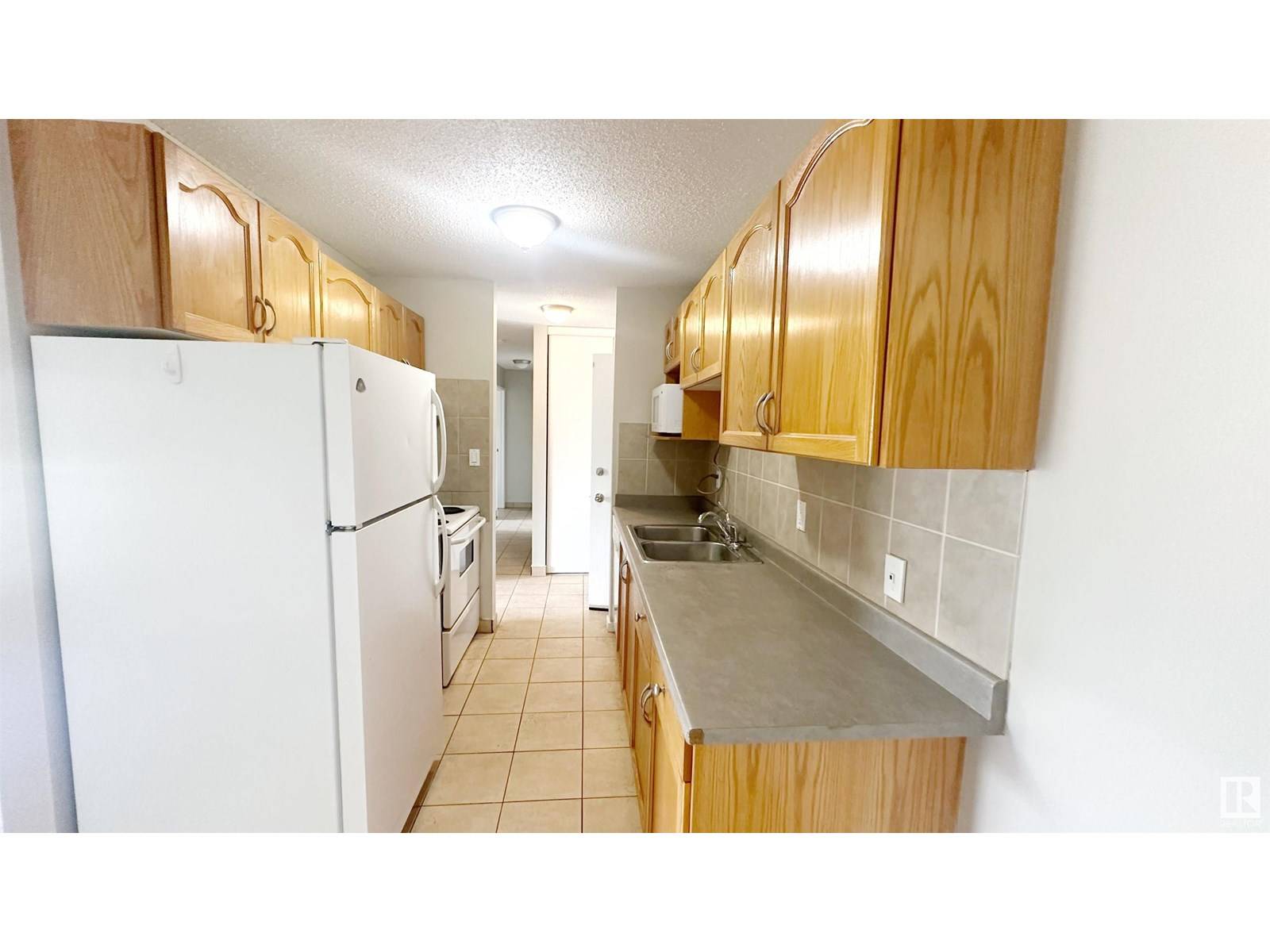 Edmonton, AB T6J3Z7,#103 2545 116 ST NW