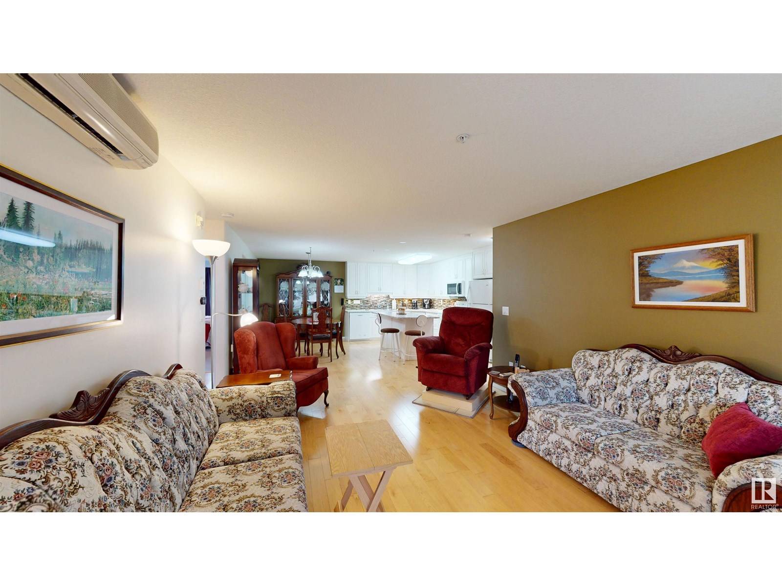 Edmonton, AB T5R5Z5,#102 8942 156 ST NW