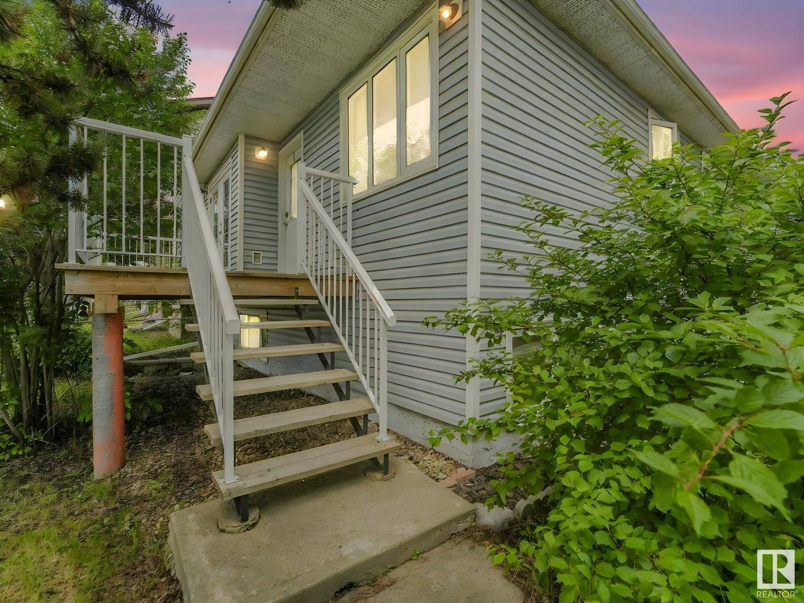 Edmonton, AB T5E0C8,11604 127 AV NW