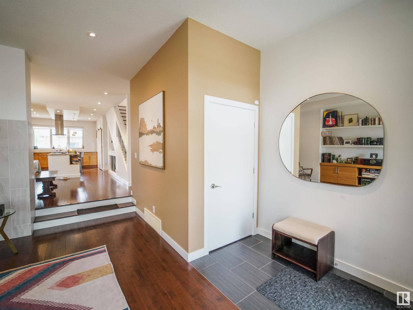 Edmonton, AB T5M1B8,11042 131 ST NW NW